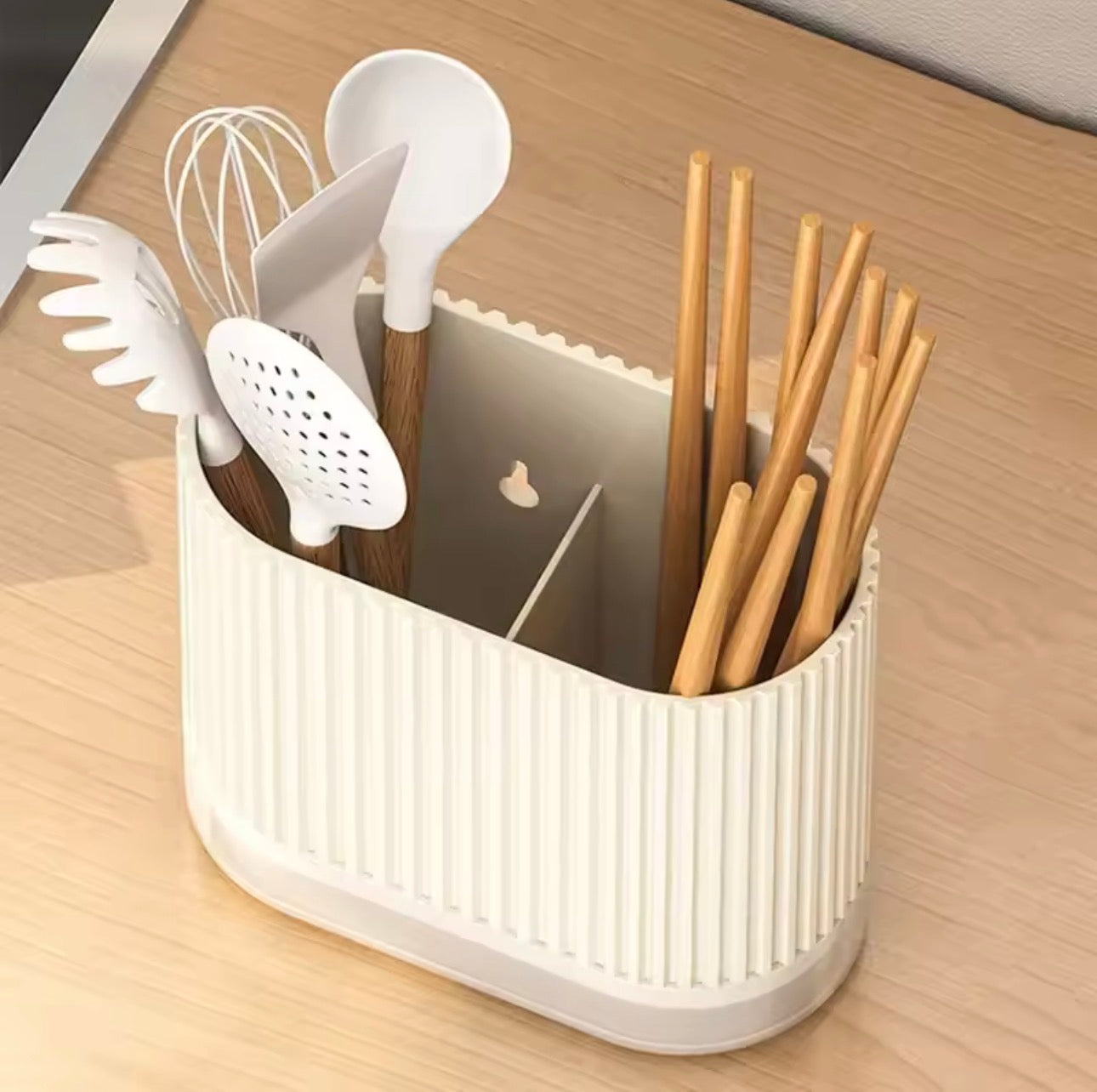 Household kitchen spoon/utensil storage